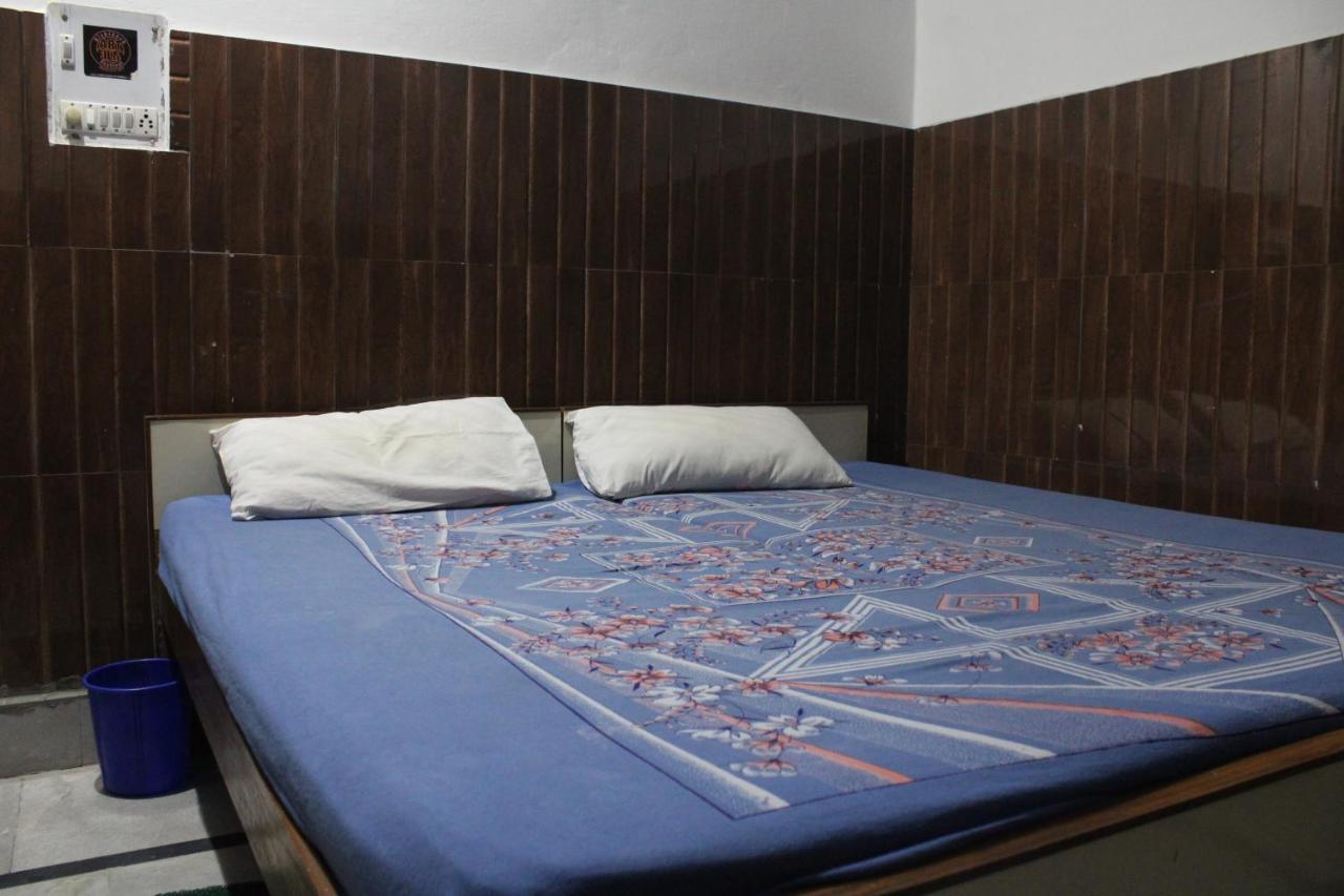 Laxmi Lodge Rishikesh Exterior photo