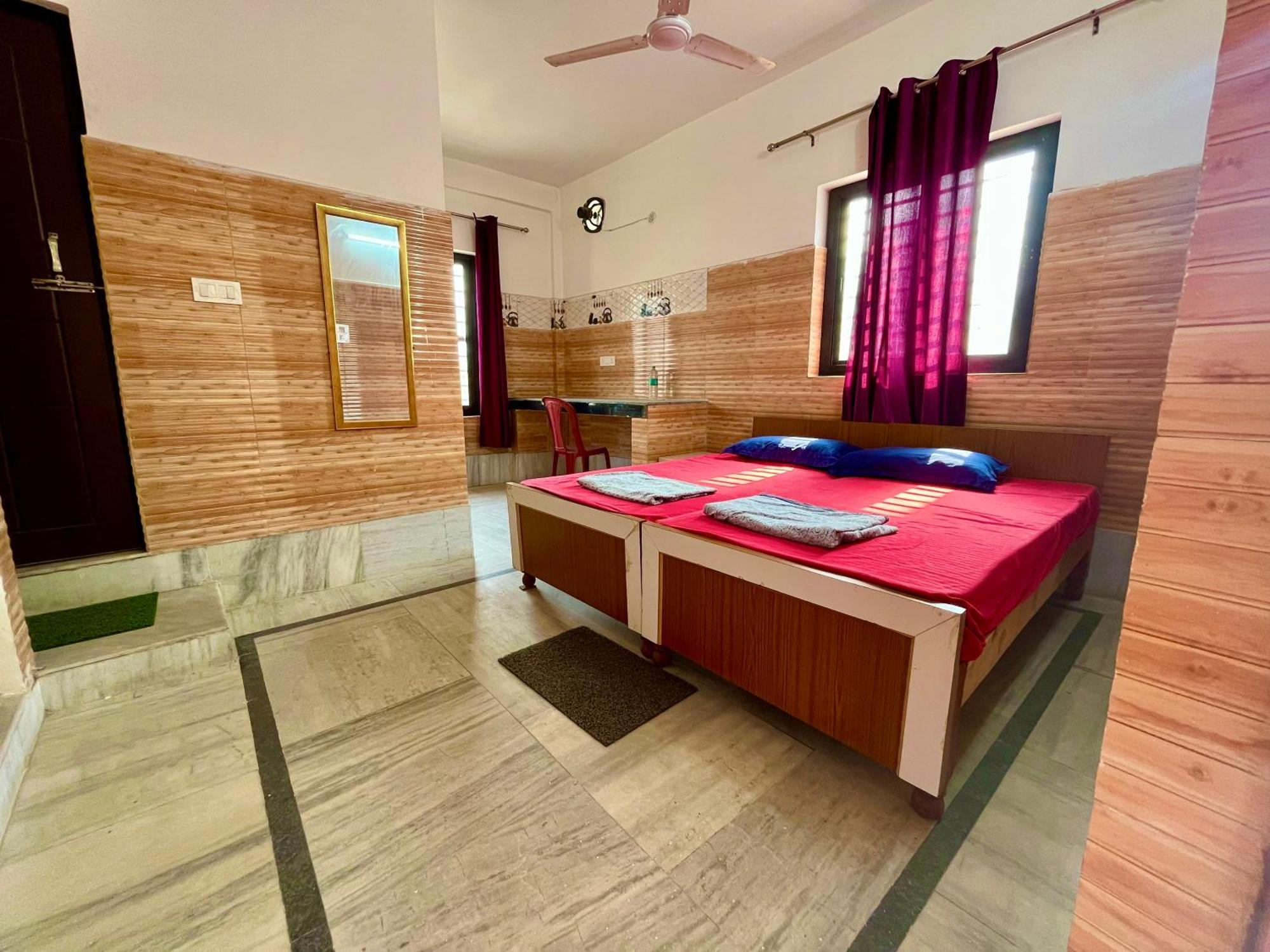 Laxmi Lodge Rishikesh Exterior photo
